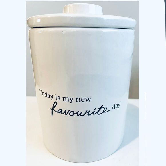 NWT Disney Winnie Pooh & Piglet Today is my New Favorite Day Cookie Jar Canister - Picture 3 of 13